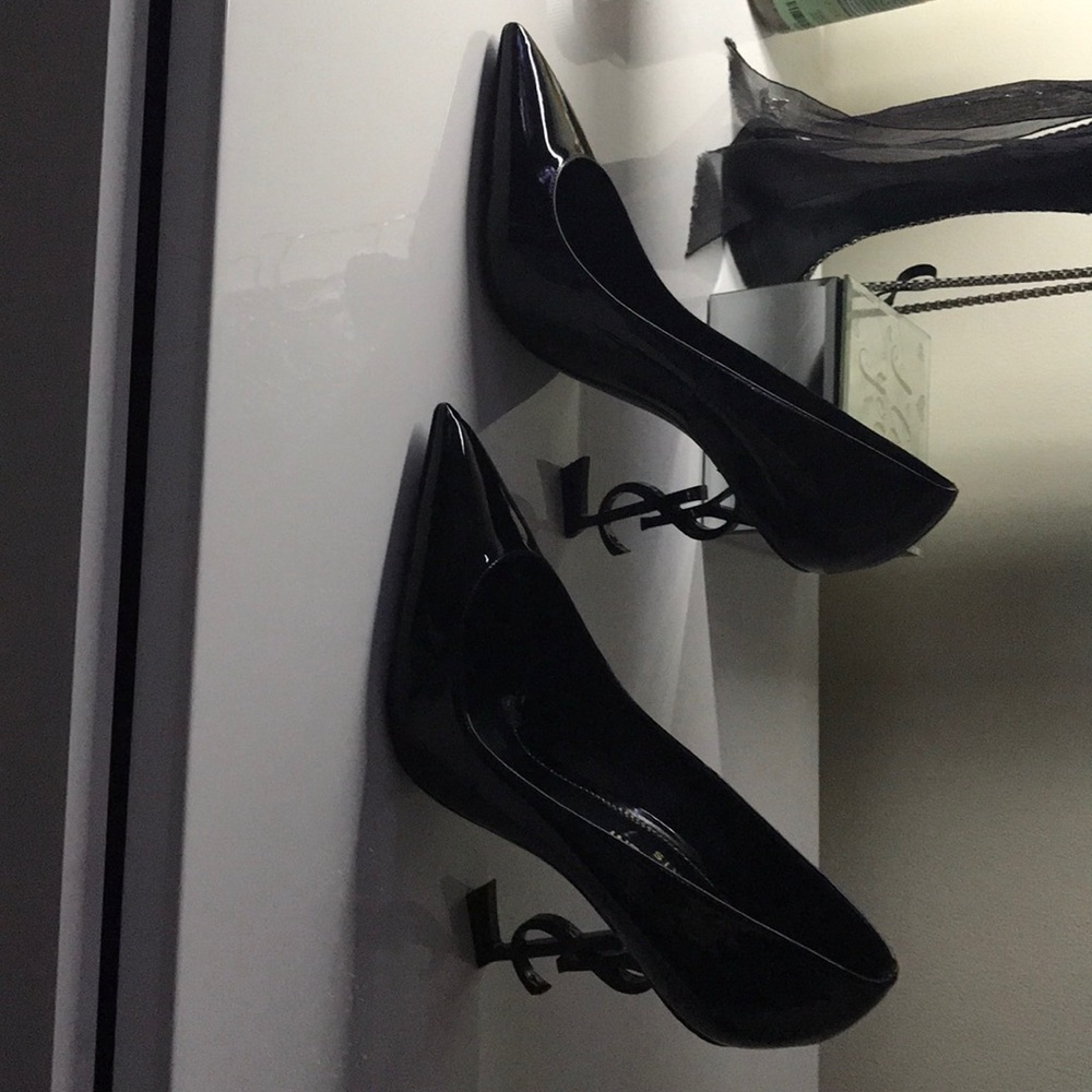 New condition Saint Laurent YSL Pumps